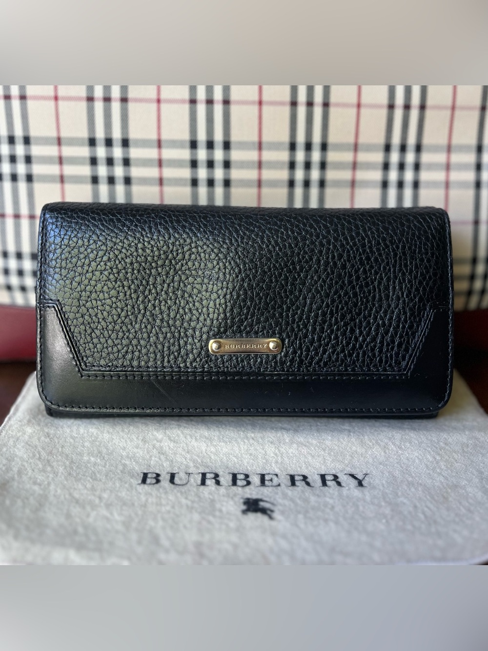 Burberry London Penrose Continental Wallet100% Calf Leather. 100% Cotton lining